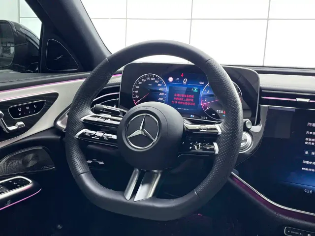 Mercedes-Benz E-Class — Фото автомобиля 5