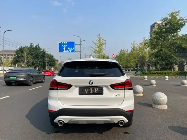 BMW BMW X1 2022 sDrive20Li Fashion — Фото автомобиля 8