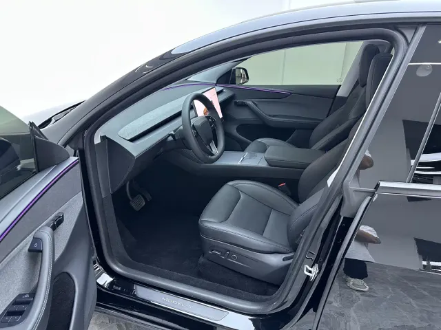 Tesla Model Y — Фото автомобиля 16