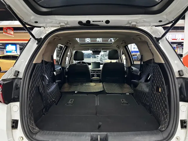 BYD Song MAX — Фото автомобиля 10