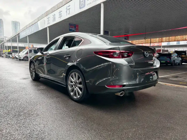 Mazda Axela — Фото автомобиля 6