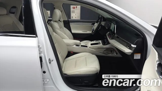 Hyundai Grandeur (New) Hybrid — Фото автомобиля 16