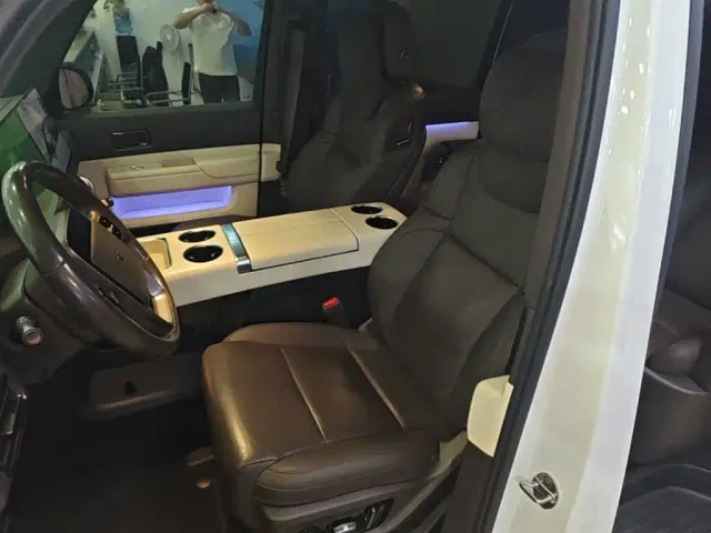 Li Auto MEGA — Фото автомобиля 14