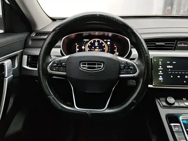 Geely Boyue — Фото автомобиля 15