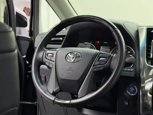 Toyota Vellfire — Фото автомобиля 13