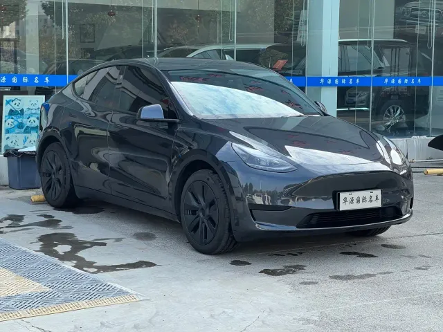 Фотография автомобиля — Tesla Model Y