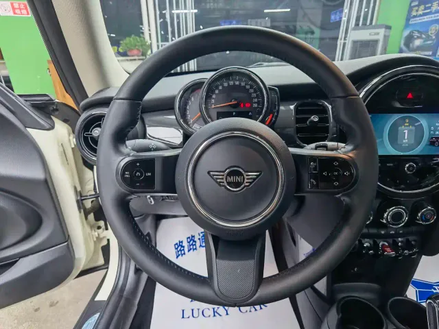 MINI Hatch — Фото автомобиля 10