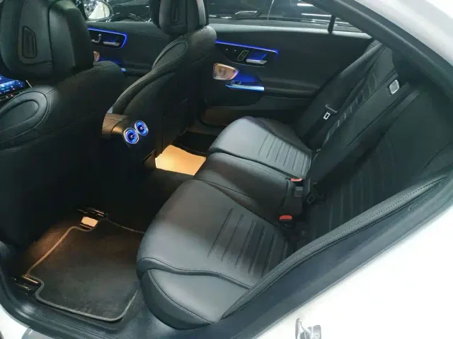 Mercedes-Benz C-Class — Фото автомобиля 16