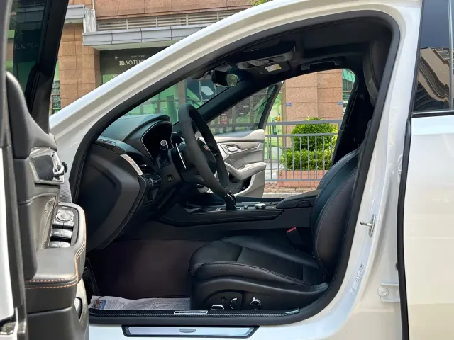 Cadillac CT5 — Фото автомобиля 8