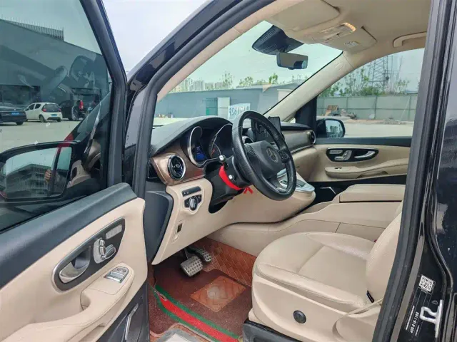 Mercedes-Benz V-Class — Фото автомобиля 10