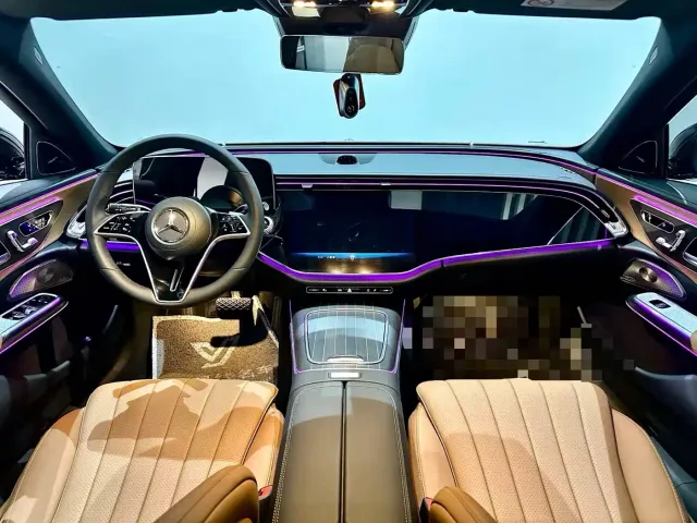 Mercedes-Benz E-Class — Фото автомобиля 11