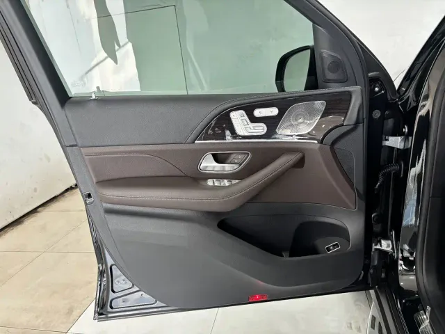 Mercedes-Benz GLS-Class — Фото автомобиля 10
