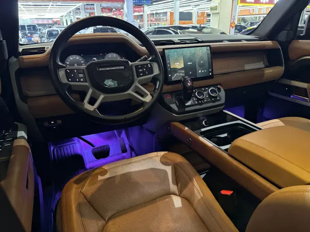 Land Rover Defender — Фото автомобиля 5