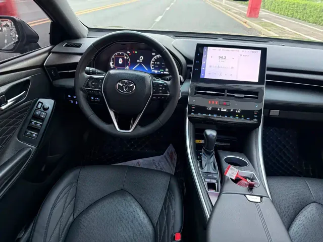 Toyota Avalon — Фото автомобиля 3