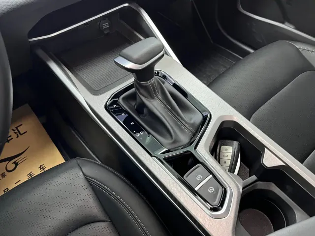 Geely Emgrand — Фото автомобиля 14