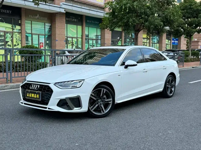 Фотография автомобиля — Audi A4L
