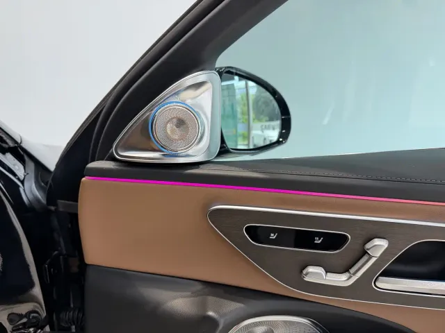 Mercedes-Benz E-Class — Фото автомобиля 16