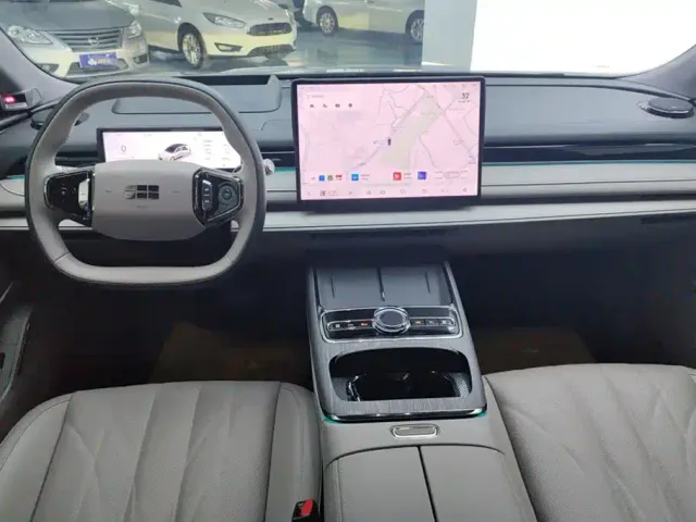 Geely Galaxy Xingyao 8 — Фото автомобиля 12