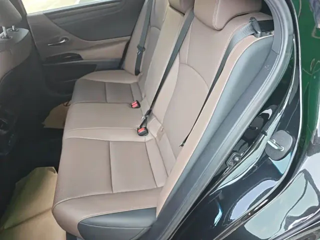 Lexus ES — Фото автомобиля 16
