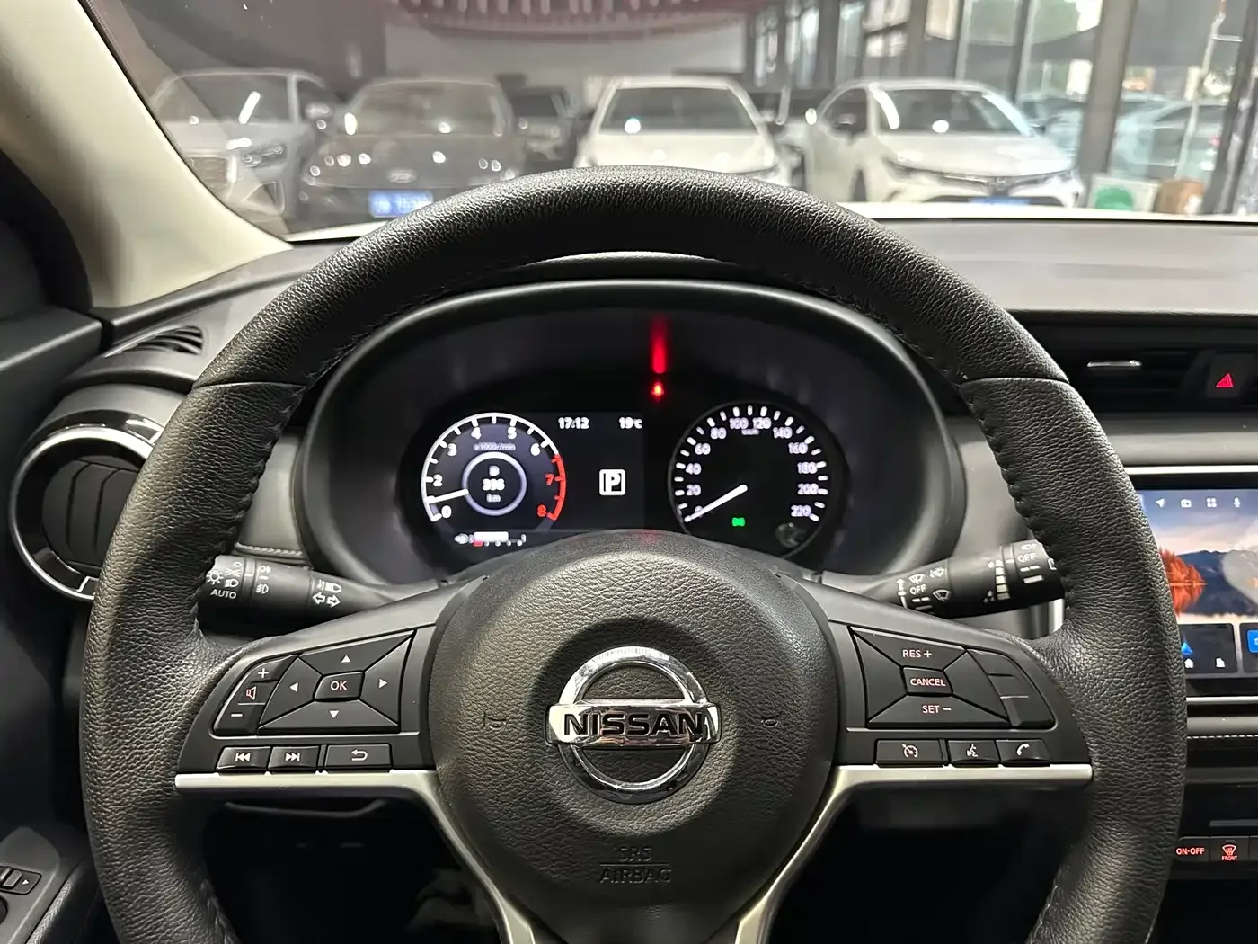 Nissan Kicks 2022 1.5L CVT XV Luxury Edition — Фото автомобиля 19