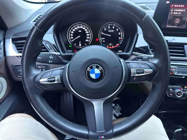 BMW X1 — Фото автомобиля 12