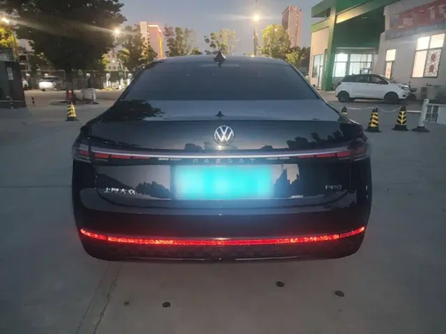 Volkswagen Passat — Фото автомобиля 5