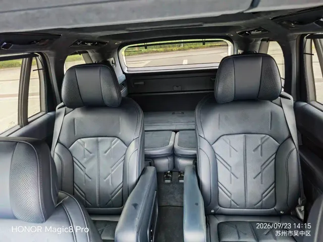 ZEEKR Zeekr 9X 2025 model Ultra Edition 70kWh — Фото автомобиля 18