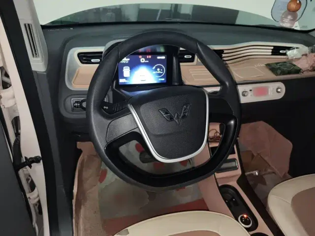Wuling Hongguang Mini EV — Фото автомобиля 6