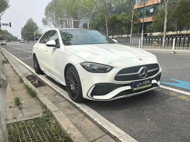 Mercedes-Benz C-Class — Фото автомобиля 3