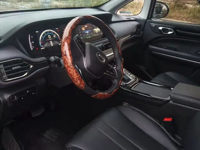 GAC Trumpchi M6 — Фото автомобиля 8
