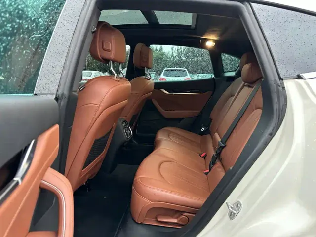 Maserati Levante — Фото автомобиля 12