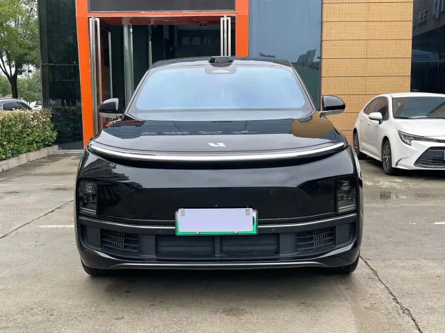Li Auto L9 — Фото автомобиля 2