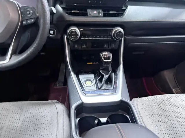 Toyota RAV4 — Фото автомобиля 14