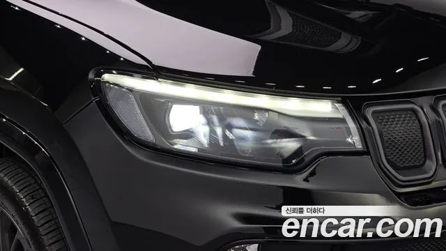 Jeep Compass — Фото автомобиля 7