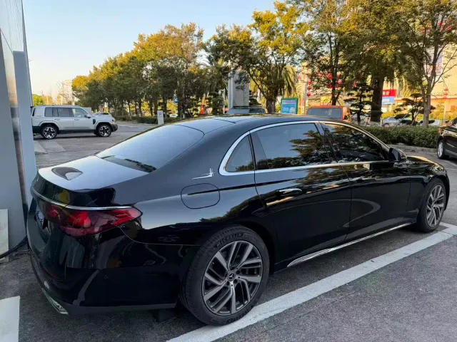 Mercedes-Benz E-Class — Фото автомобиля 6