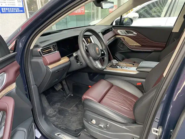 Hongqi HS7 — Фото автомобиля 4