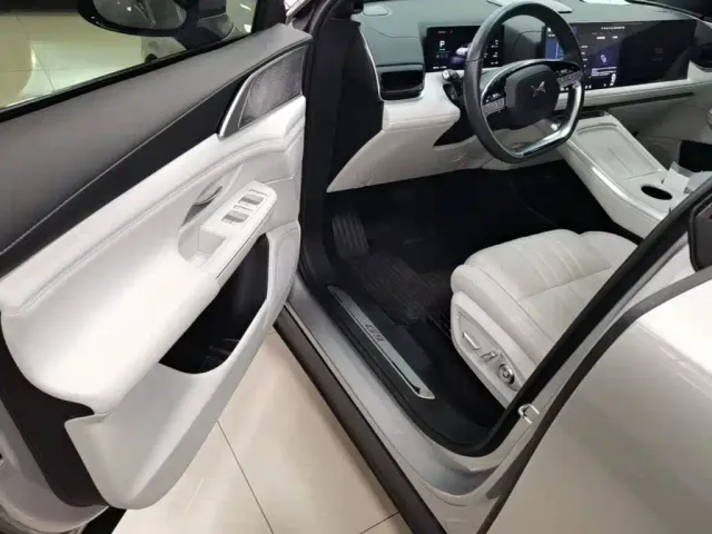 Xpeng G9 — Фото автомобиля 15