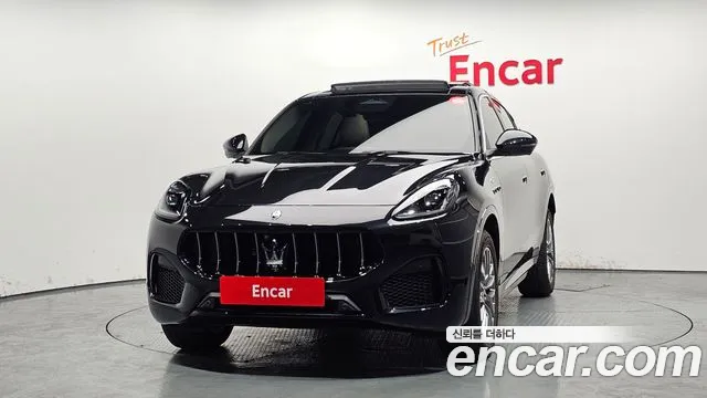 Maserati Grecale — Фото автомобиля 3