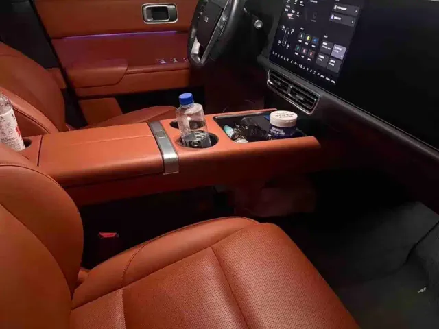 Li Auto L9 — Фото автомобиля 3