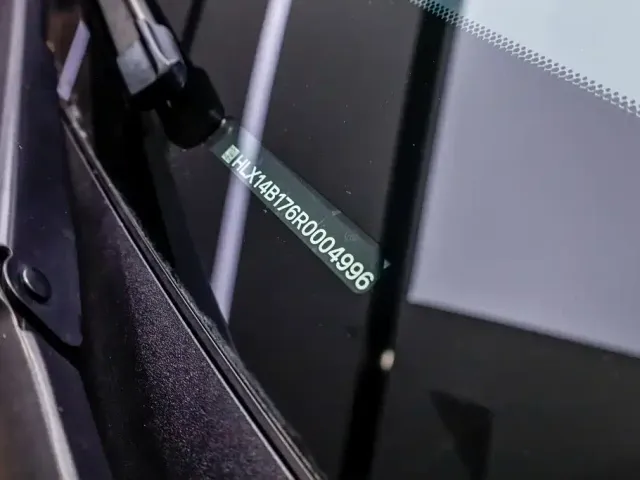 Li Auto MEGA — Фото автомобиля 17