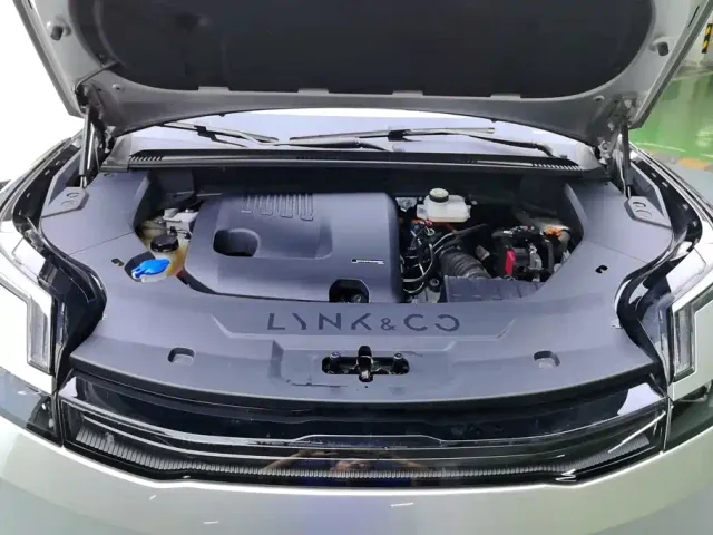 Lynk & Co Lynk & Co 08 EM-P 2023 120km Long Range Pro — Фото автомобиля 10