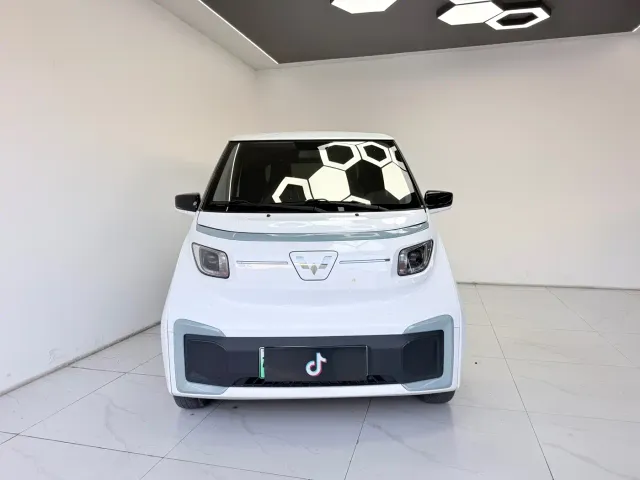 Wuling NanoEV — Фото автомобиля 2
