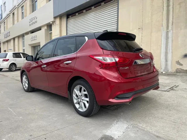 Nissan Tiida — Фото автомобиля 4