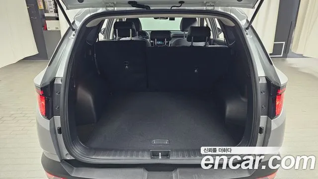 Hyundai Tucson Tucson (NX4) Дизель 2.0 2WD — Фото автомобиля 16