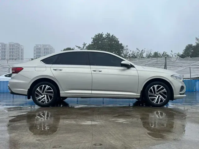 Volkswagen Lavida — Фото автомобиля 14