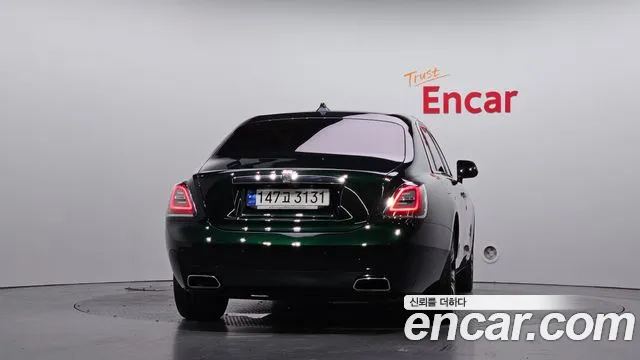 Rolls-Royce Ghost — Фото автомобиля 3