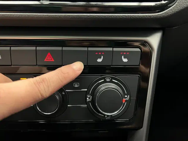 Volkswagen T-Cross — Фото автомобиля 24