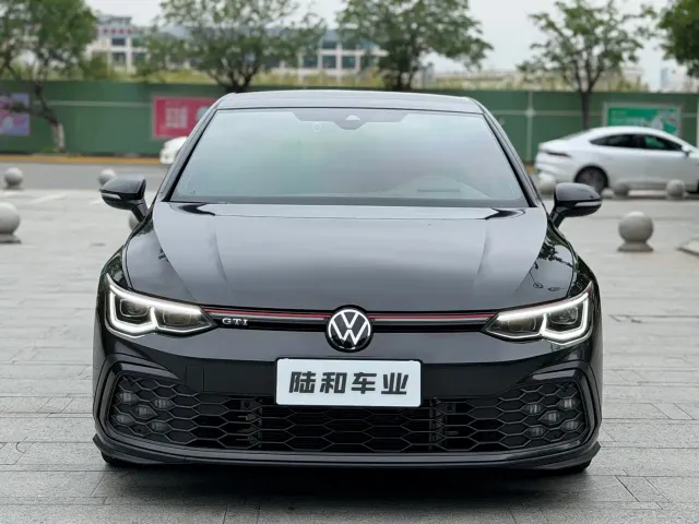 Volkswagen Golf GTI — Фото автомобиля 2