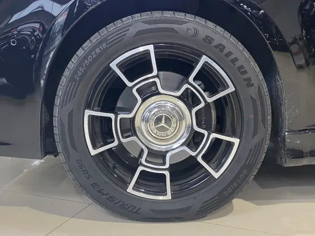 Mercedes-Benz V-Class — Фото автомобиля 20