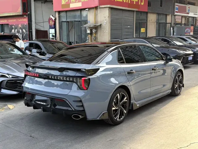 Lynk & Co 03 — Фото автомобиля 12